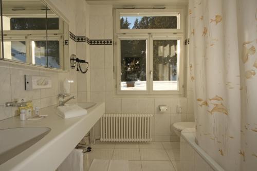 Esplanade Swiss Quality Hotel دافوس الغرفة الصورة
